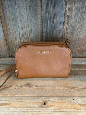 MICHAEL KORS Cognac Brown Leather Zip Crossbody Purse